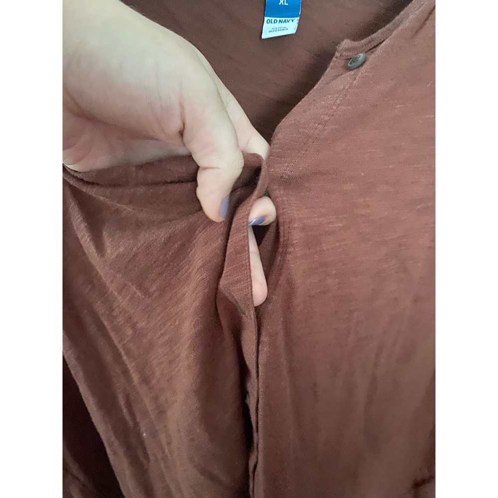 Rust button front tee - Picture 3 of 4
